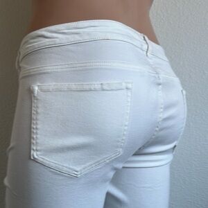 MAURICES WOMEN JEANS Flexible Skinny Leg Super Soft Color White Size 24 Regular